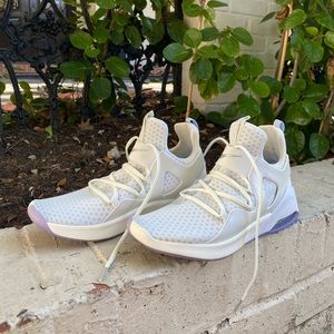 Women’s Nike Air tennis shoes